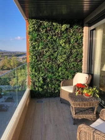 Jardin vertical artificial en terraza