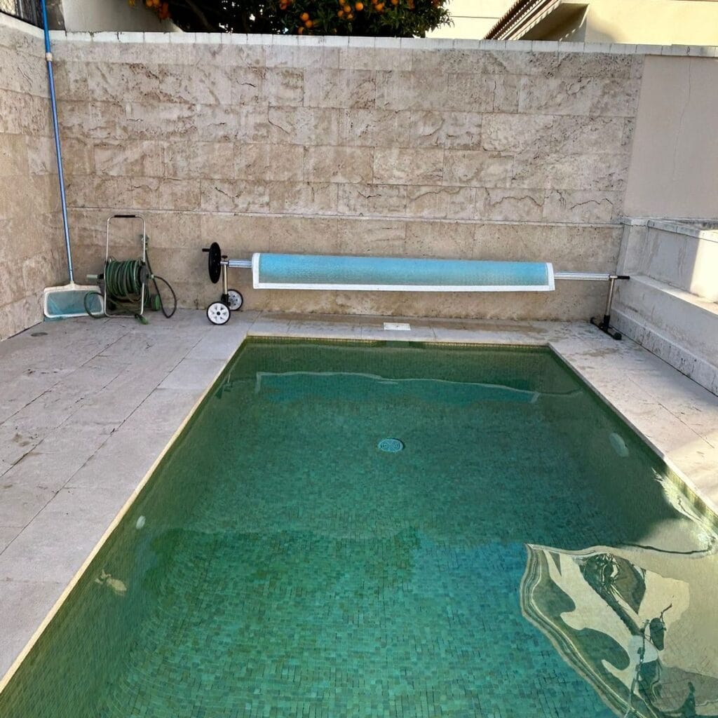 Imagen #1 de Robert B.